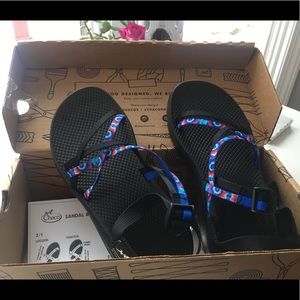 New never been worn! Women’s Custom Chacos! Size 9